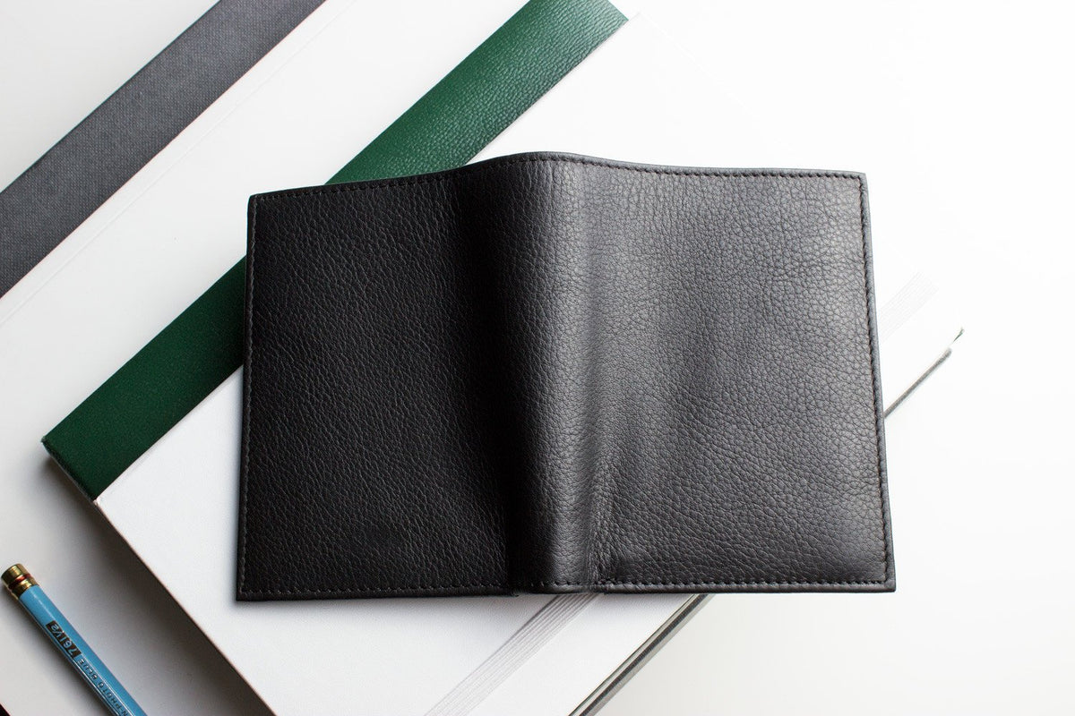 Slimfold Passcase Leather Wallet with ID Case in Black