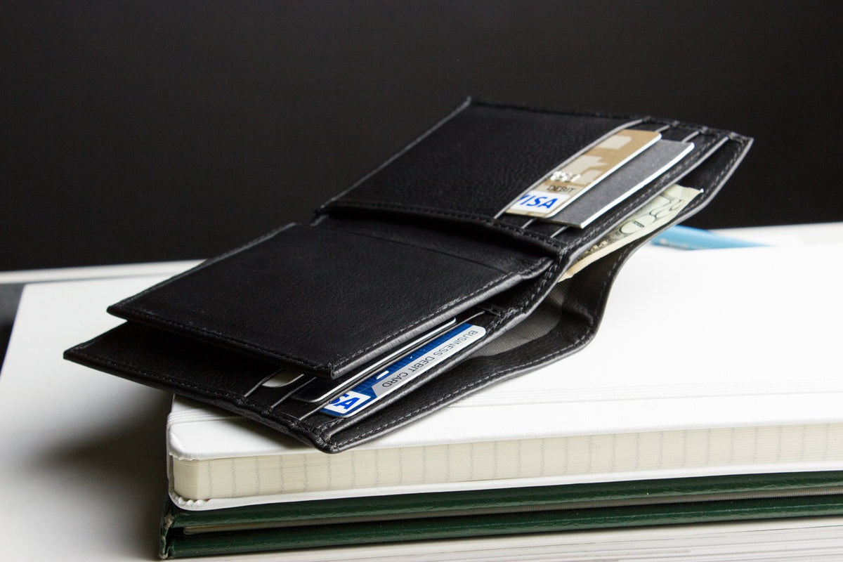 Slimfold Passcase Leather Wallet with ID Case in Black